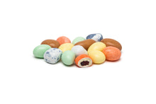 Carica l'immagine nel visualizzatore di Gallery, Confetti particolari con frutta ricoperta di cioccolato